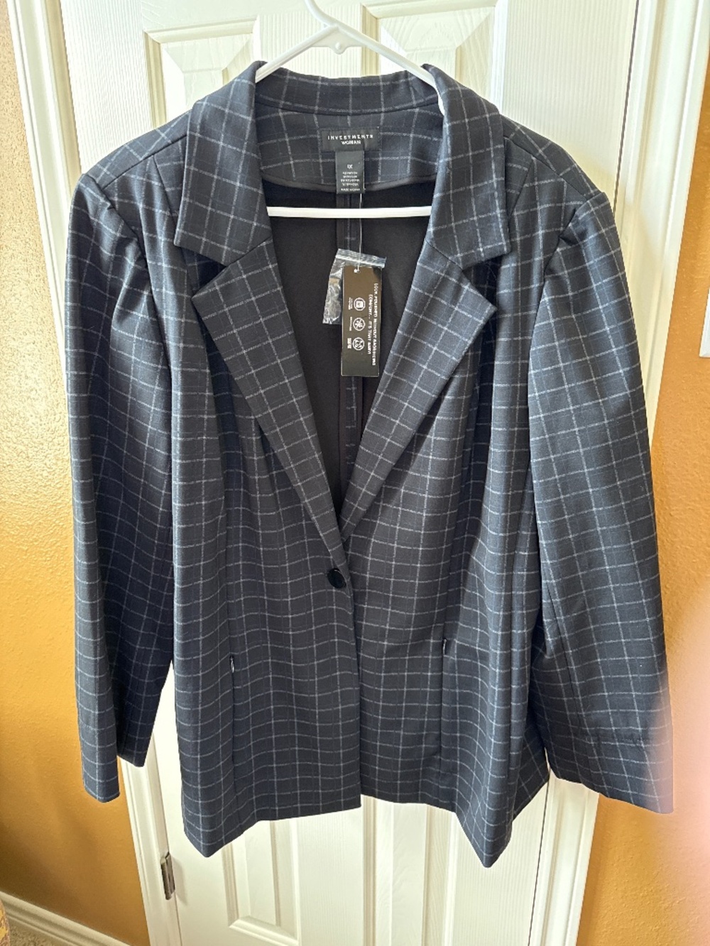 Investments woman Navy Blue Suit